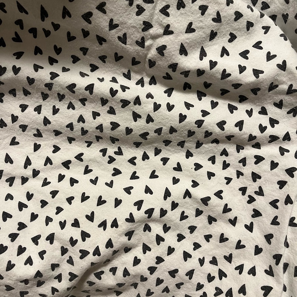 Papyrus Black Heart Patterned Queen size sheet set, 1 fitted, 1 flat, 2 pl cases